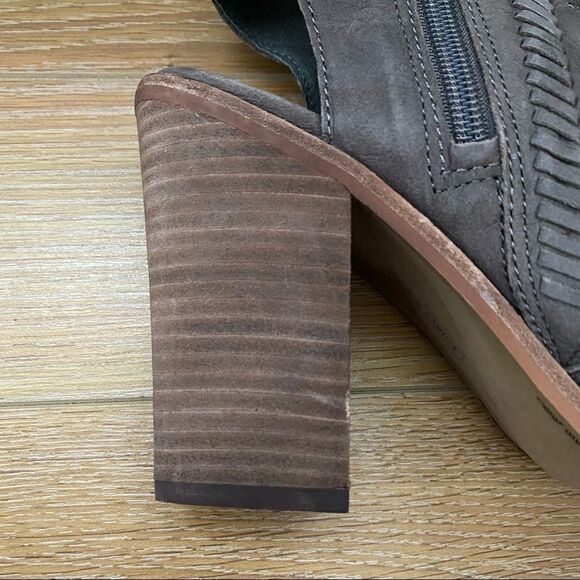 VINCE Camuto-Karinta Open Toe Bootie (8.5) - Picture 7 of 12